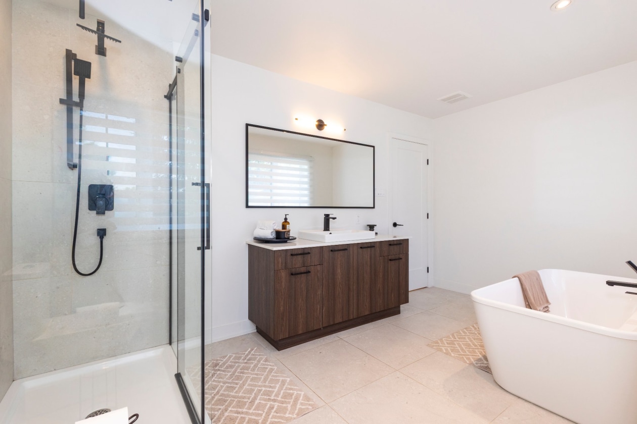 Salle de bains — 30, Rue Dupont O., Châteauguay, J6J1G2, Châteauguay