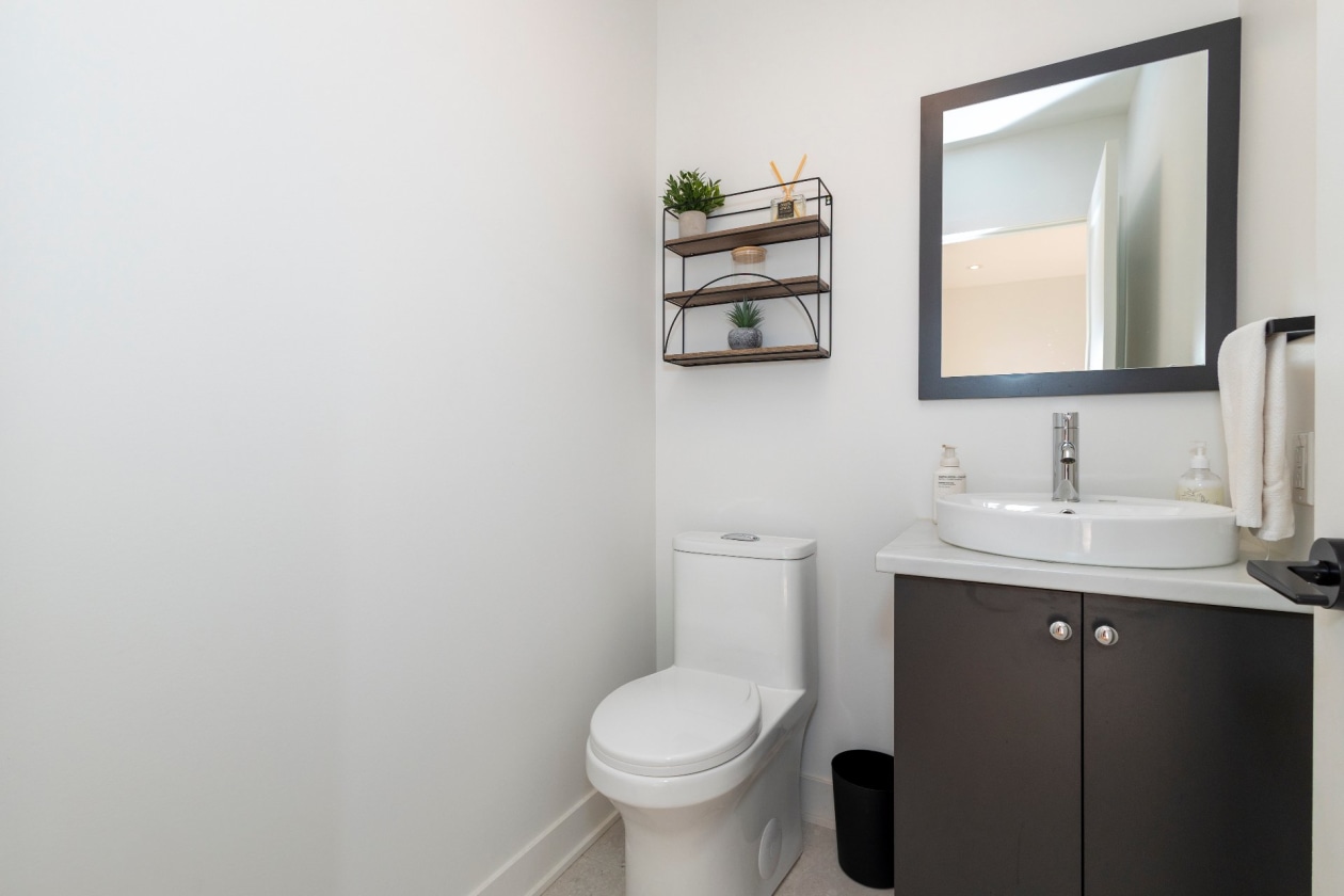 Salle d'eau — 30, Rue Dupont O., Châteauguay, J6J1G2, Châteauguay