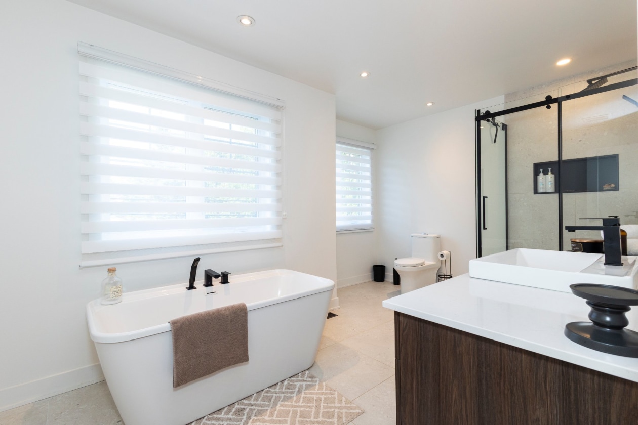 Salle de bains — 30, Rue Dupont O., Châteauguay, J6J1G2, Châteauguay