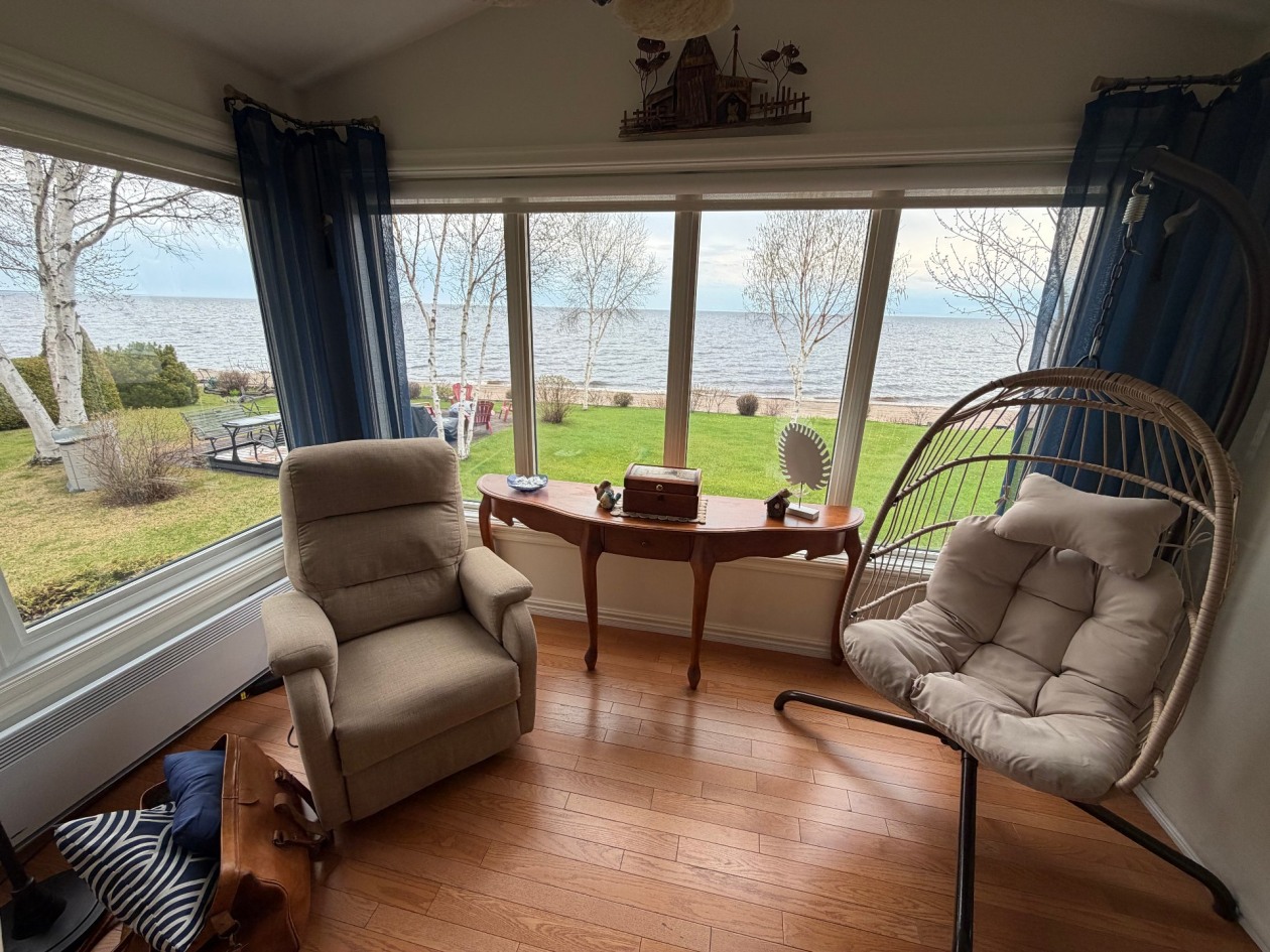 Salon — 344, Rue Racine-sur-le-Lac, Dolbeau-Mistassini, G8L5V2, Dolbeau-Mistassini