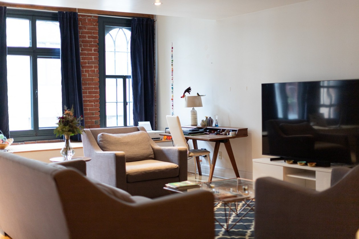Salon — 361, Place D'Youville, 34, Montréal (Ville-Marie), H2Y2B7, Montréal (Ville-Marie)