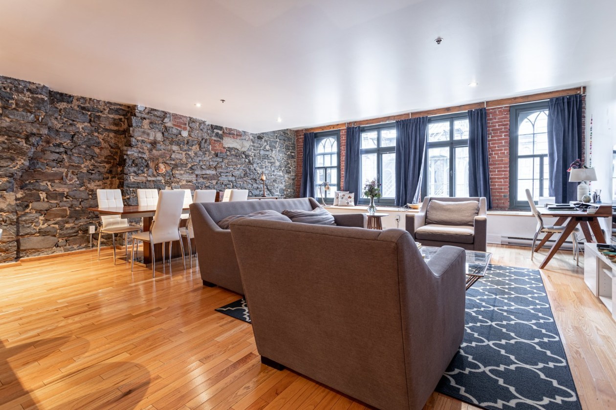 Salon — 361, Place D'Youville, 34, Montréal (Ville-Marie), H2Y2B7, Montréal (Ville-Marie)