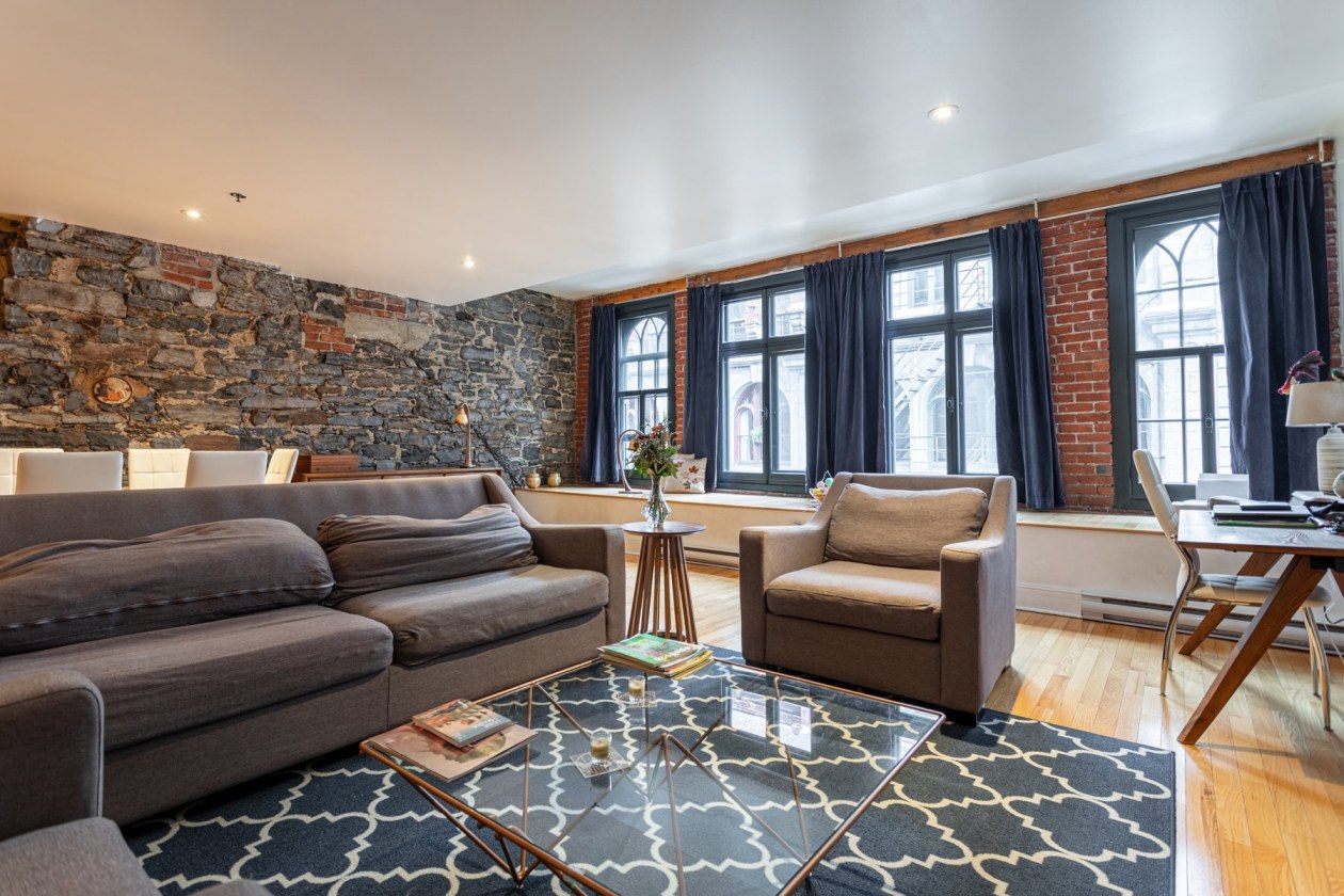 Salon — 361, Place D'Youville, 34, Montréal (Ville-Marie), H2Y2B7, Montréal (Ville-Marie)