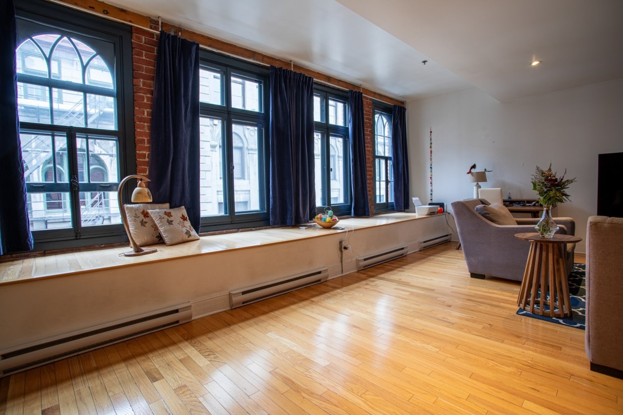 Salle à manger — 361, Place D'Youville, 34, Montréal (Ville-Marie), H2Y2B7, Montréal (Ville-Marie)