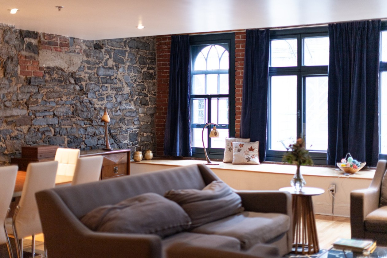 Salon — 361, Place D'Youville, 34, Montréal (Ville-Marie), H2Y2B7, Montréal (Ville-Marie)