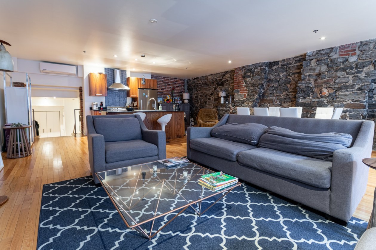 Salon — 361, Place D'Youville, 34, Montréal (Ville-Marie), H2Y2B7, Montréal (Ville-Marie)