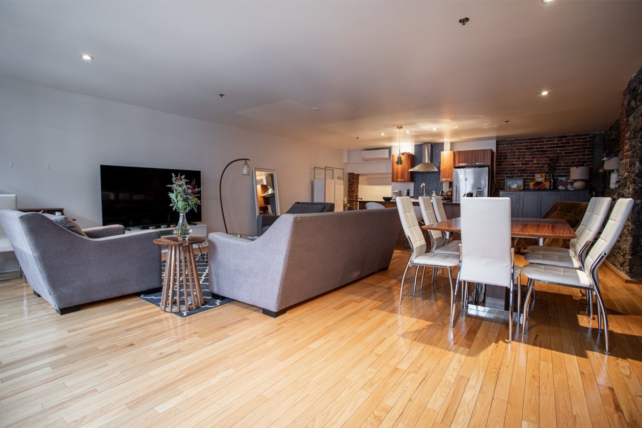 Salle à manger — 361, Place D'Youville, 34, Montréal (Ville-Marie), H2Y2B7, Montréal (Ville-Marie)