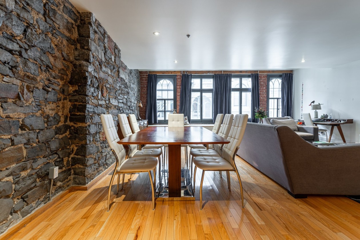 Salle à manger — 361, Place D'Youville, 34, Montréal (Ville-Marie), H2Y2B7, Montréal (Ville-Marie)