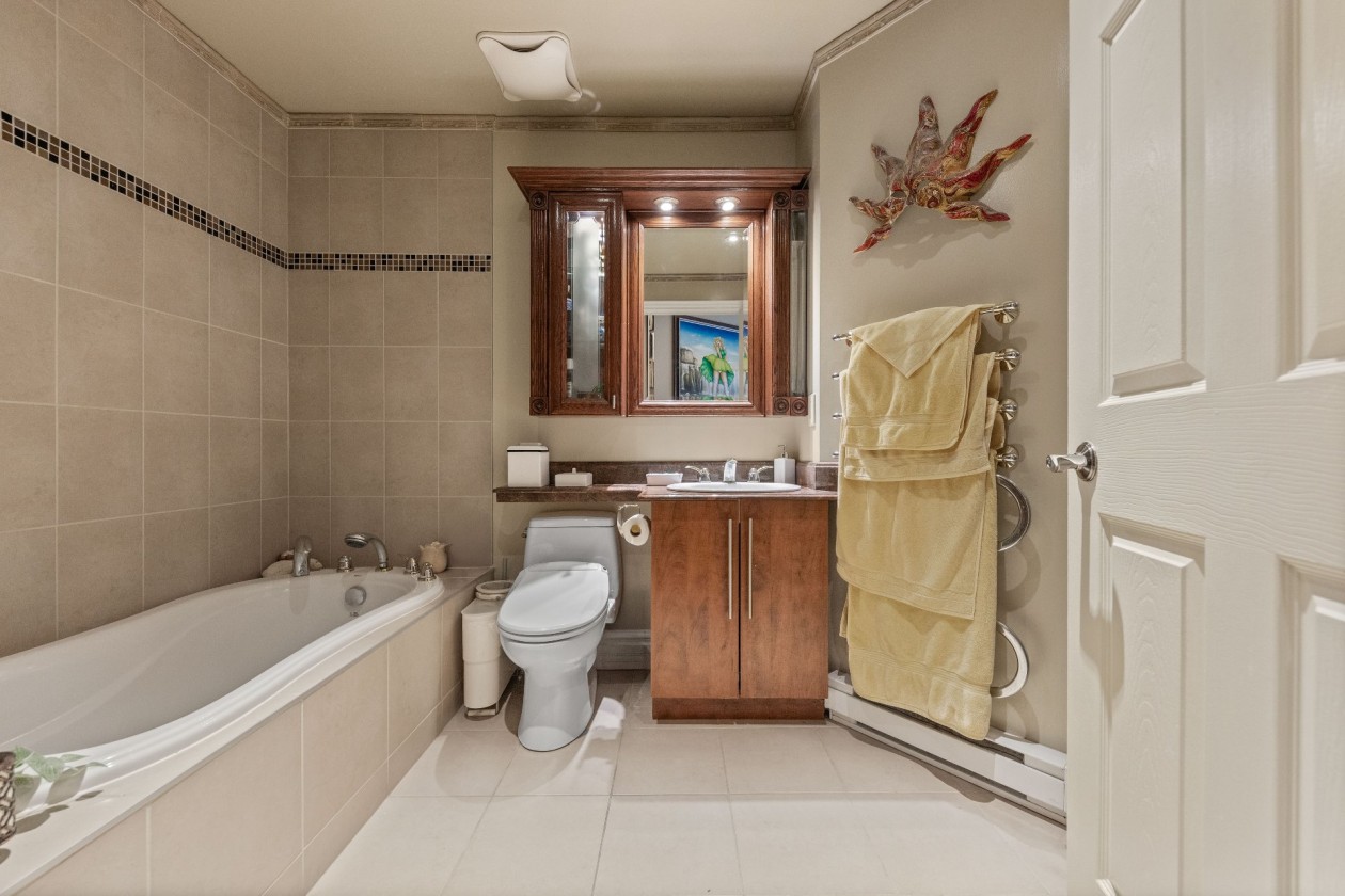 Salle de bains — 650, Rue Notre-Dame O., 308, Montréal (Ville-Marie), H3C1J2, Montréal (Ville-Marie)