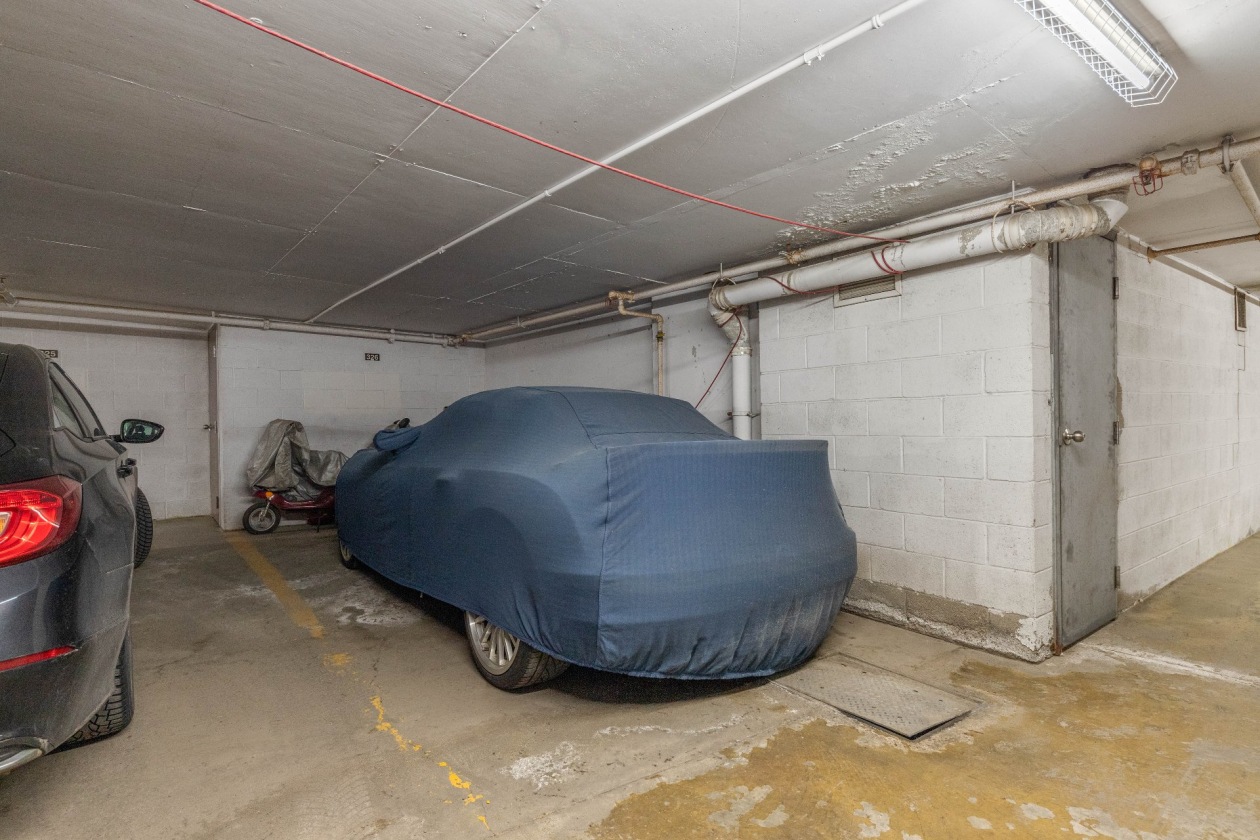 Garage — 650, Rue Notre-Dame O., 308, Montréal (Ville-Marie), H3C1J2, Montréal (Ville-Marie)