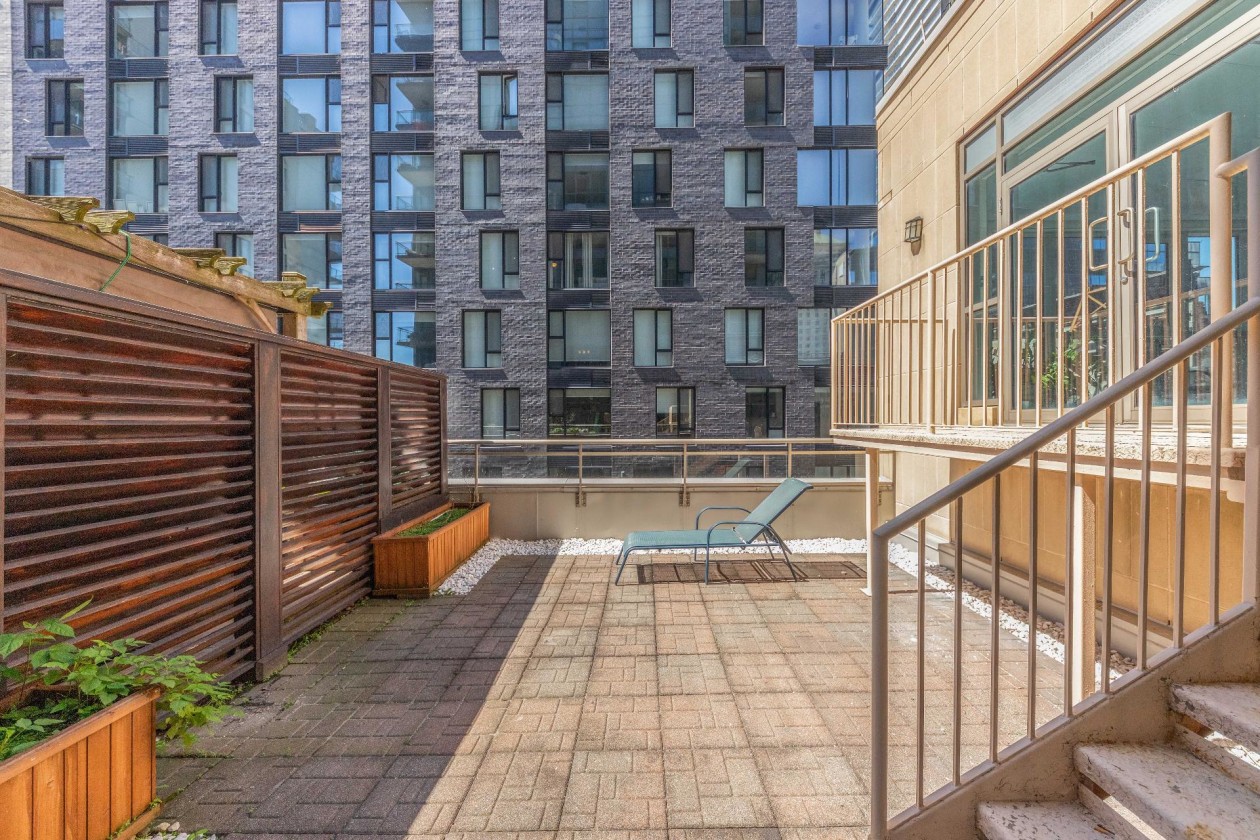 Terrasse — 650, Rue Notre-Dame O., 308, Montréal (Ville-Marie), H3C1J2, Montréal (Ville-Marie)