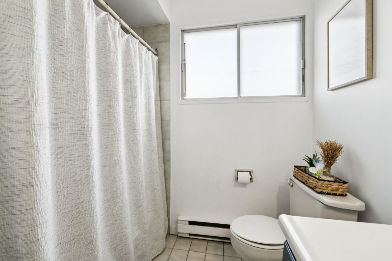 Salle de bains — 779, Rue Saulnier, Repentigny (Repentigny), J5Y2G1, Repentigny (Repentigny)