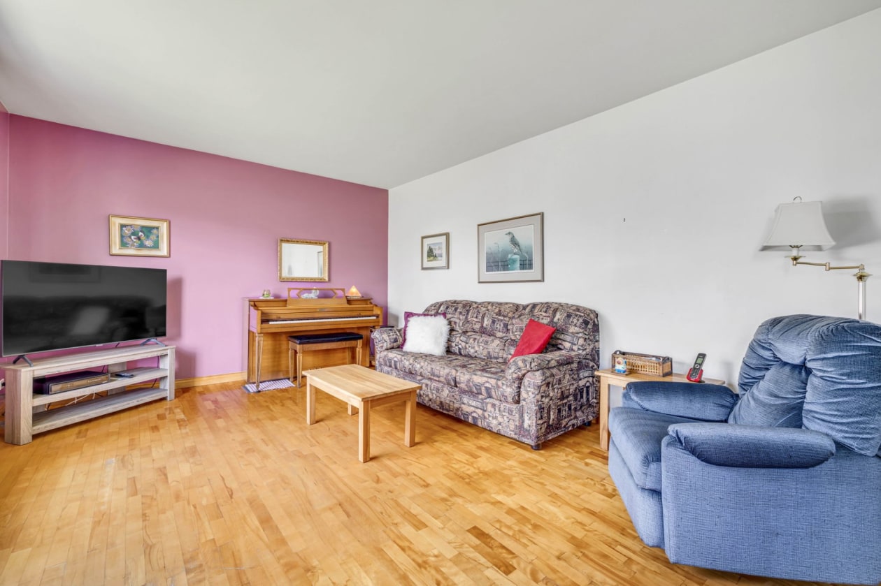 Salon — 860, Rg Notre-Dame, Saint-Raymond, G3L1N1, Saint-Raymond