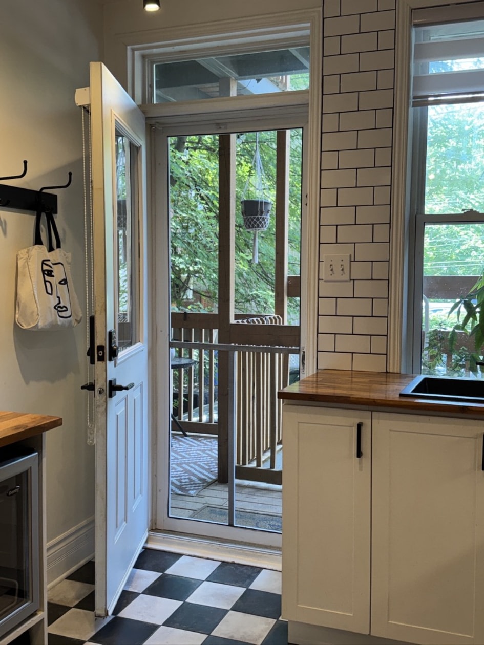 Entrée extérieure — 4-1135 8E Ave, 4, Québec, G1J 3N3, Québec