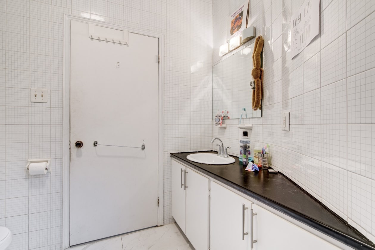 Salle de bains — 4364 - 4368, Av. De Lorimier, Montréal (Le Plateau-Mont-Royal), H2H2B2, Montréal (Le Plateau-Mont-Royal)