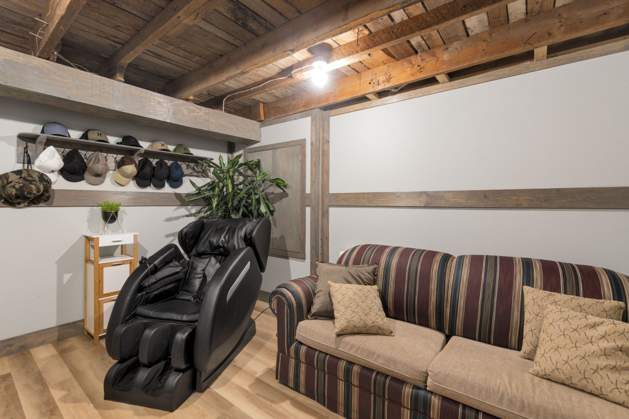 Salle de jeux — 163, Rue Dusseault, Val-des-Sources, J1T3M3, Val-des-Sources
