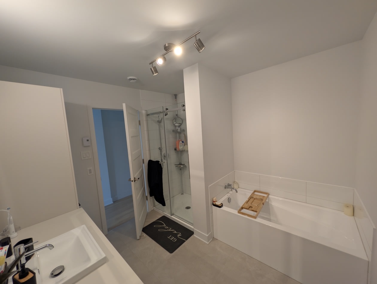 Salle de bains — 303-287 Mnt du Comté, 303, Les Coteaux, J6X 0C6, Les Coteaux