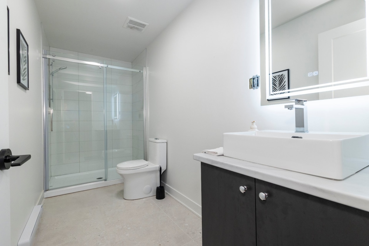 Salle de bains — 30, Rue Dupont O., Châteauguay, J6J1G2, Châteauguay