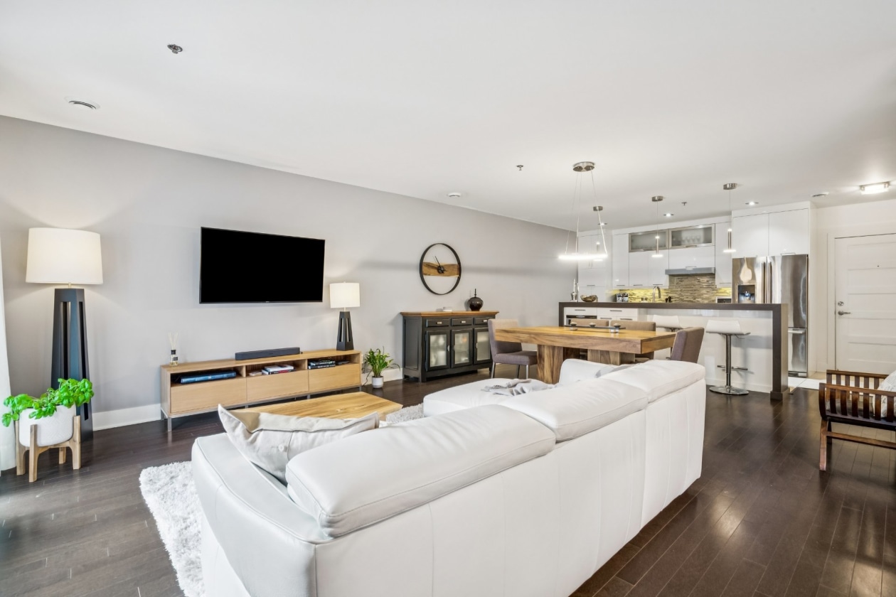 Salon — 7550, Rue St-Dominique, 101, Montréal (Villeray/Saint-Michel/Parc-Extension), H2R1X5, Montréal (Villeray/Saint-Michel/Parc-Extension)