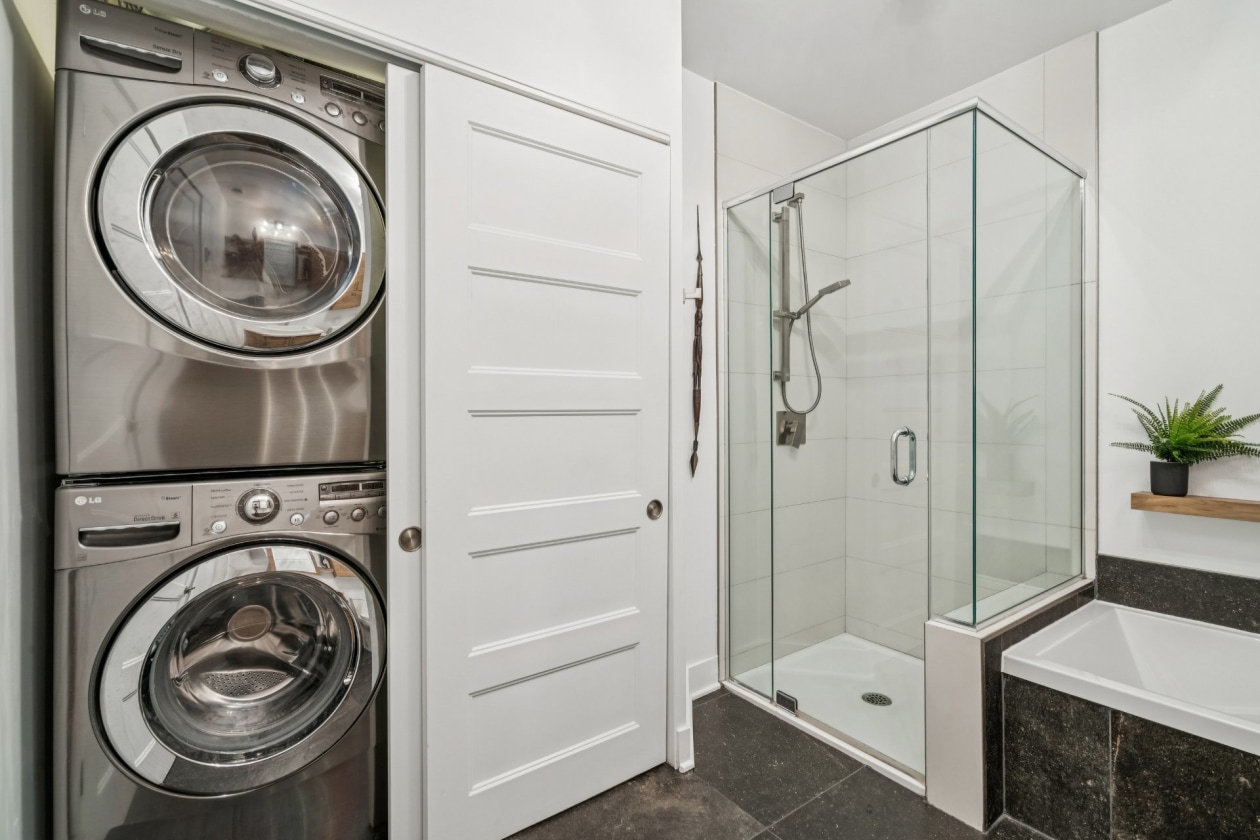 Salle de bains — 7550, Rue St-Dominique, 101, Montréal (Villeray/Saint-Michel/Parc-Extension), H2R1X5, Montréal (Villeray/Saint-Michel/Parc-Extension)