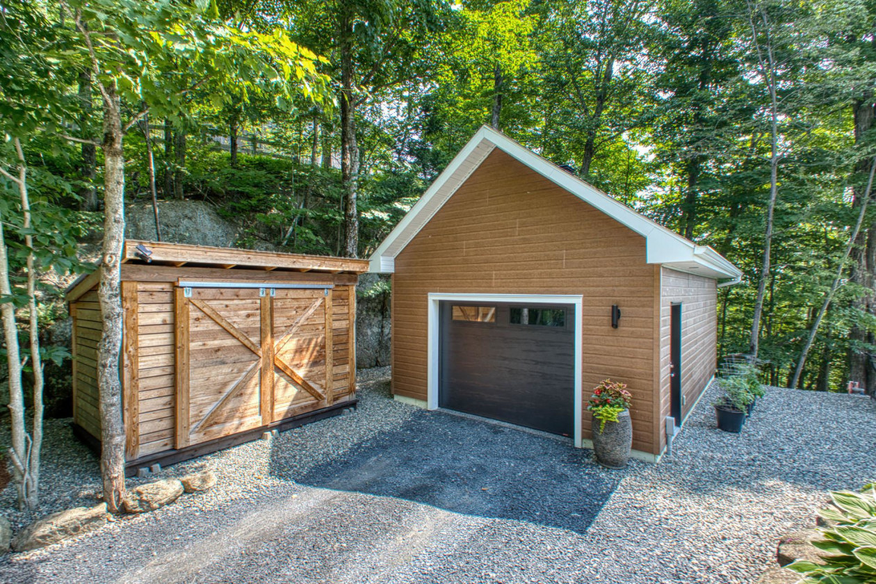 Garage — 16, Rue des Saules, Austin, J0B1B0, Austin