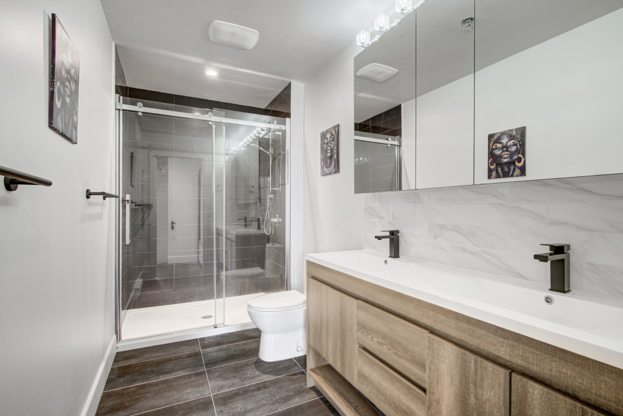 Salle de bains — 1104-888 Rue Wellington, 1104, Montréal, H3C 0N1, Montréal