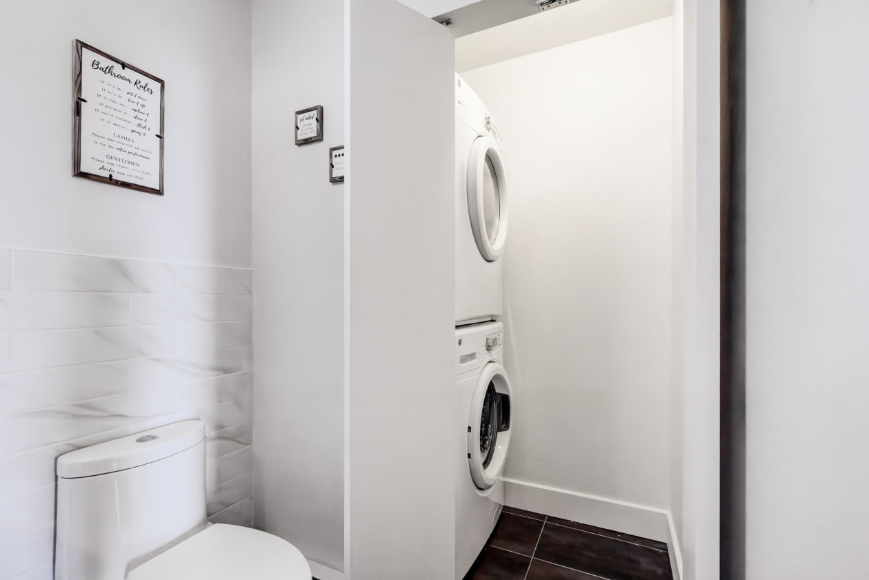 Salle de lavage — 1104-888 Rue Wellington, 1104, Montréal, H3C 0N1, Montréal