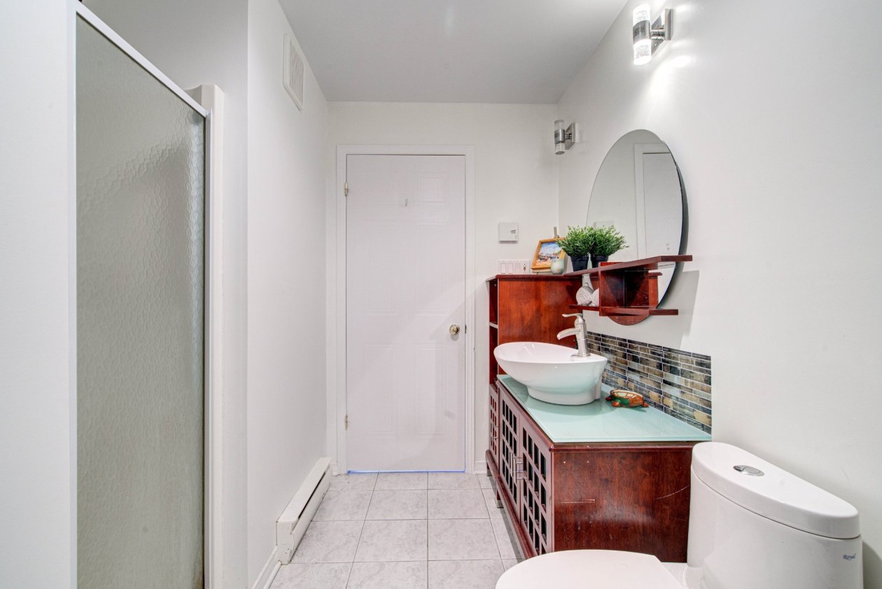 Salle de bains — 310, 12e Avenue, 2, Montréal (Lachine), H8S3H9, Montréal (Lachine)