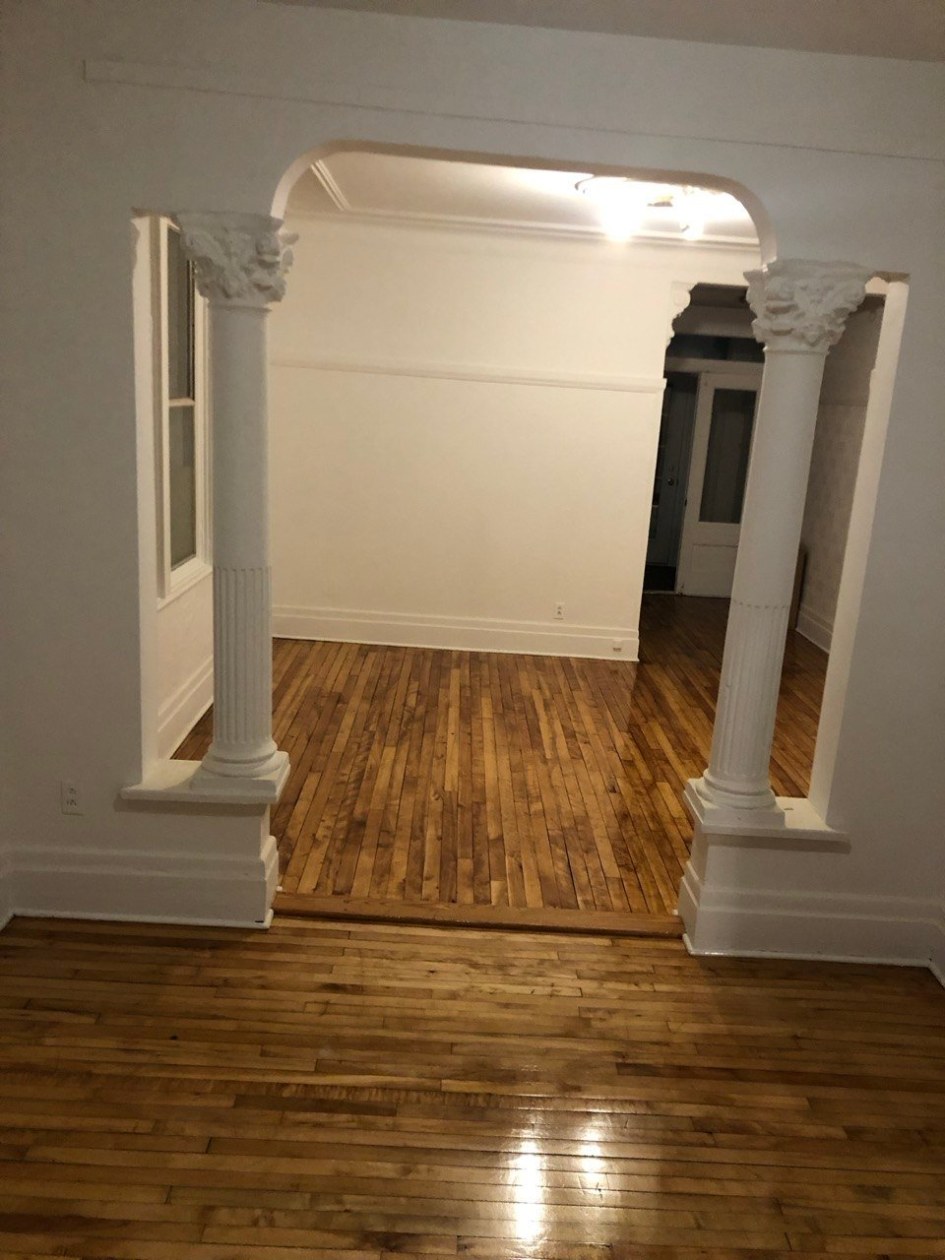 Salon — 8781 - 8791, Av. Henri-Julien, Montréal (Ahuntsic-Cartierville), H2M1M5, Montréal (Ahuntsic-Cartierville)