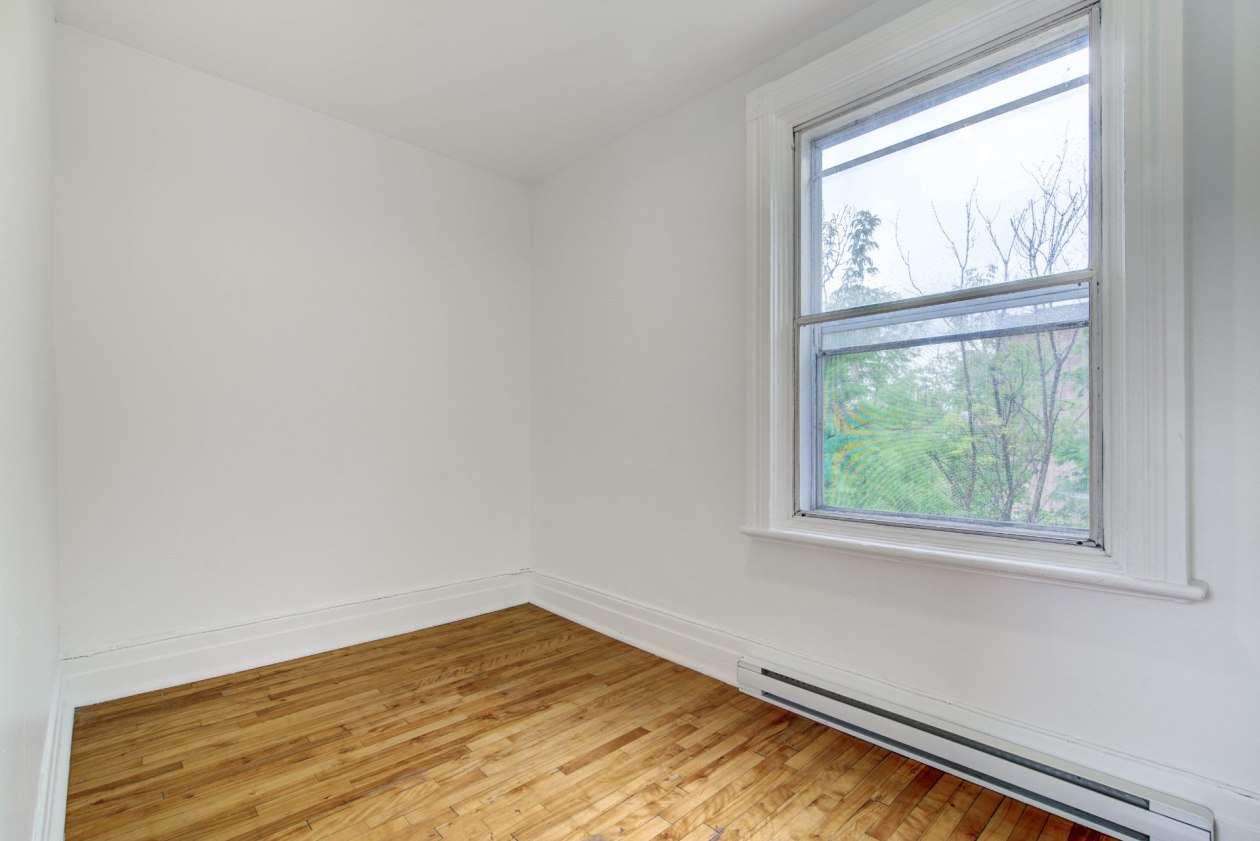 Chambre à coucher — 8781 - 8791, Av. Henri-Julien, Montréal (Ahuntsic-Cartierville), H2M1M5, Montréal (Ahuntsic-Cartierville)