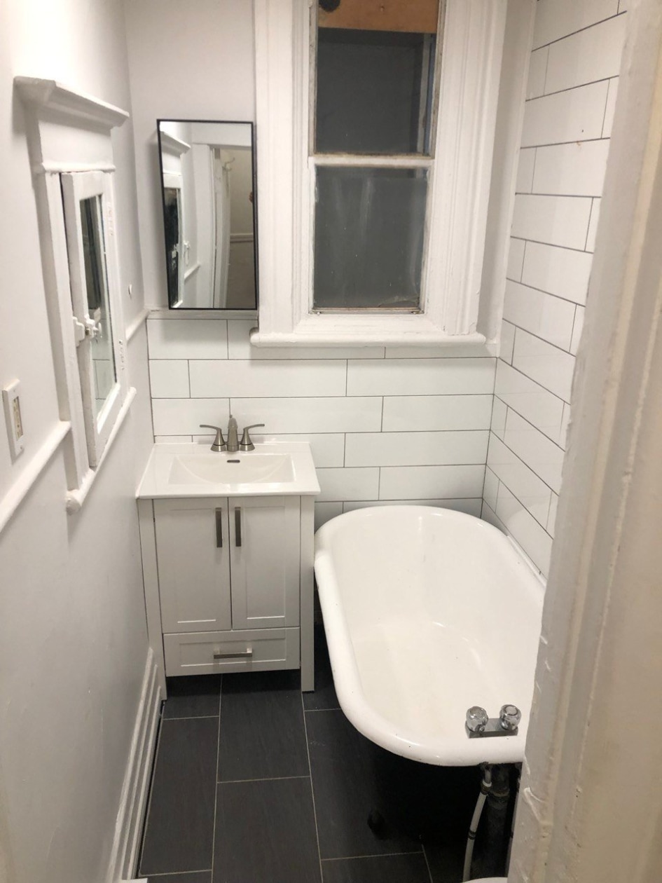 Salle de bains — 8781 - 8791, Av. Henri-Julien, Montréal (Ahuntsic-Cartierville), H2M1M5, Montréal (Ahuntsic-Cartierville)