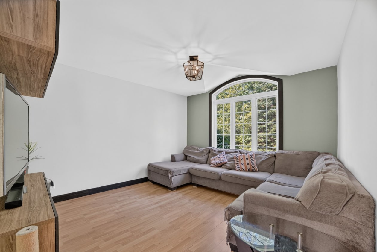 Salon — 215, Rue du Magor, Sherbrooke (Brompton/Rock Forest/Saint-Élie/Deauville), J1N4A2, Sherbrooke (Brompton/Rock Forest/Saint-Élie/Deauville)