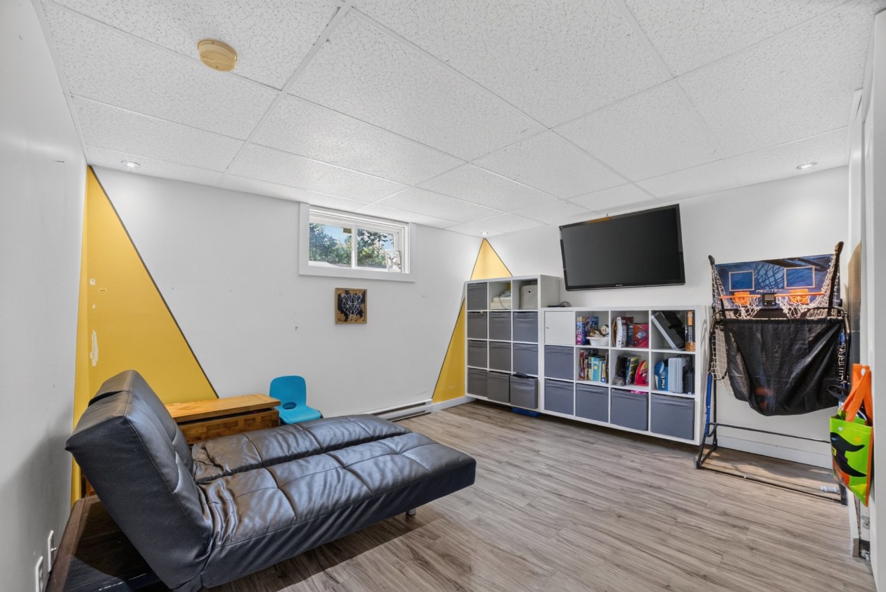Salle familiale — 215, Rue du Magor, Sherbrooke (Brompton/Rock Forest/Saint-Élie/Deauville), J1N4A2, Sherbrooke (Brompton/Rock Forest/Saint-Élie/Deauville)