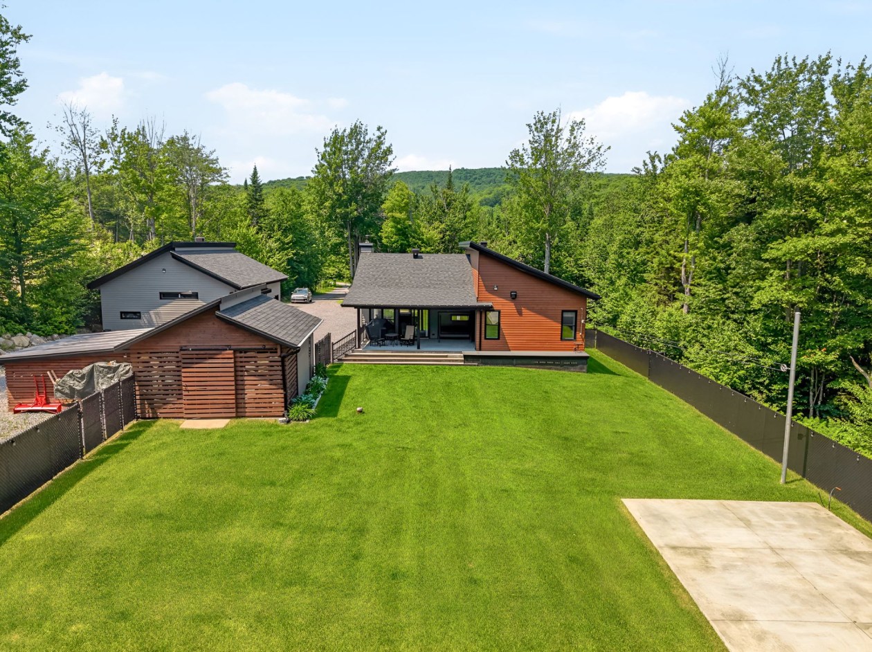 Cour — 272, Ch. de Wexford, Shannon, G3S0Z4, Shannon