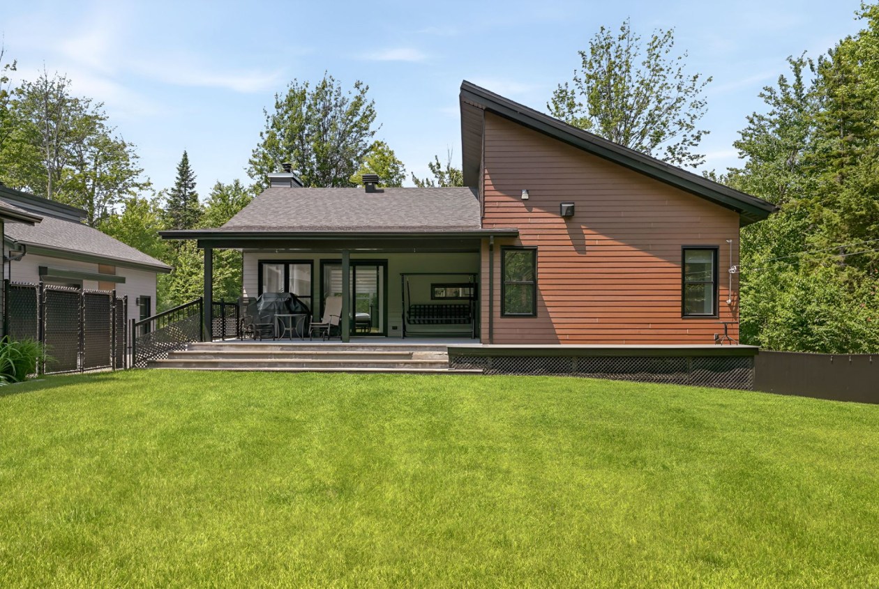 Cour — 272, Ch. de Wexford, Shannon, G3S0Z4, Shannon