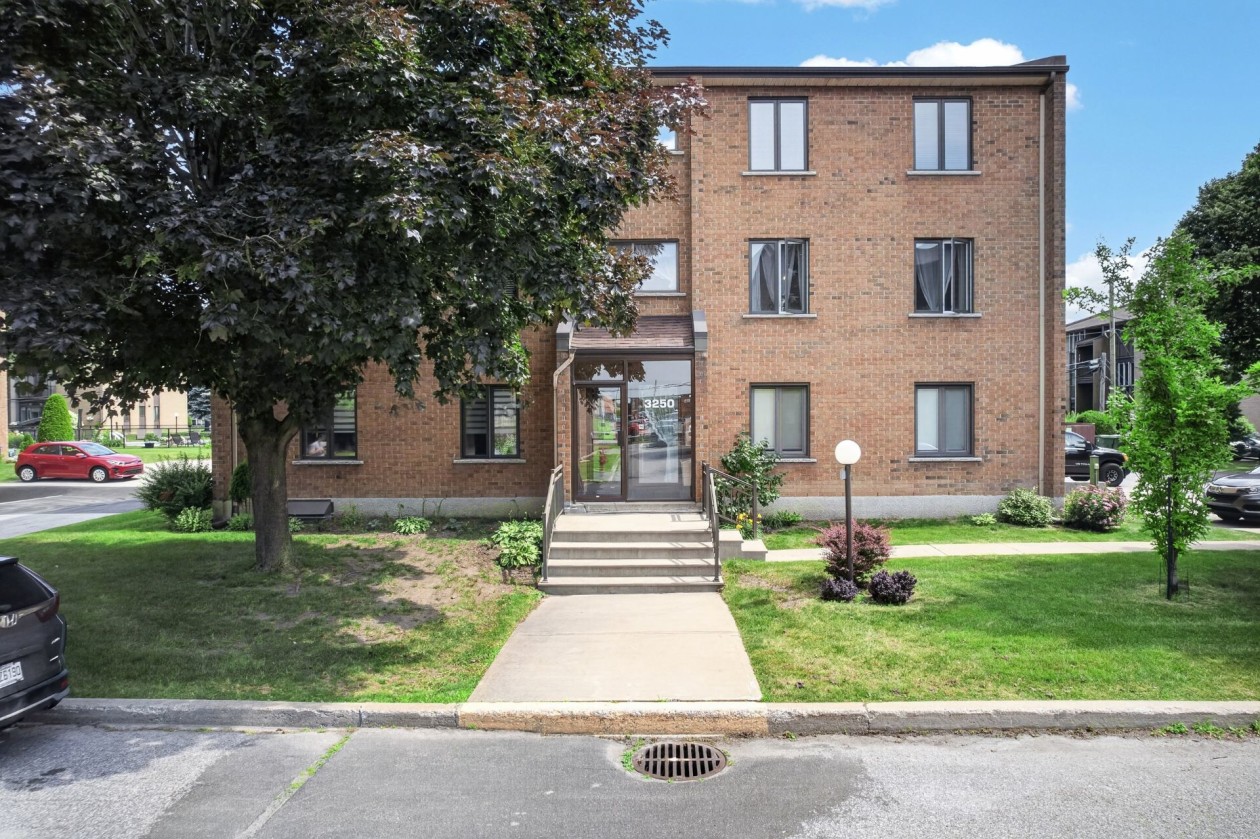 3250, Av. Marie-Rivier