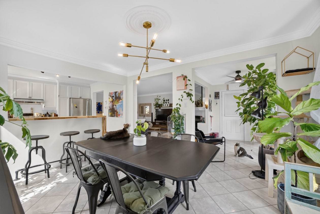 Salle à manger — 3250, Av. Marie-Rivier, 202, Saint-Hyacinthe, J2S8M5, Saint-Hyacinthe