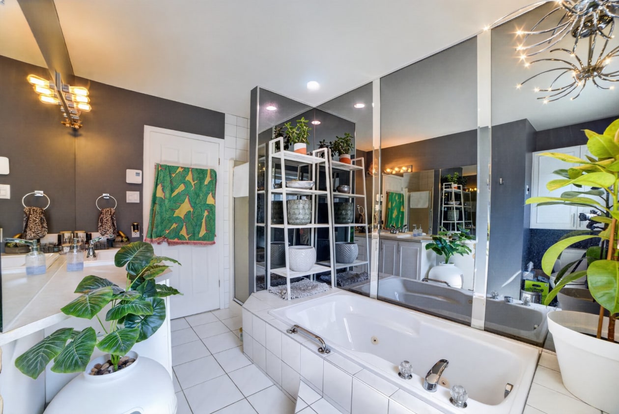 Salle de bains — 3250, Av. Marie-Rivier, 202, Saint-Hyacinthe, J2S8M5, Saint-Hyacinthe