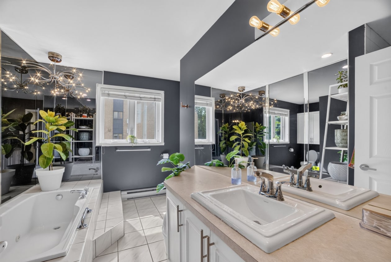 Salle de bains — 3250, Av. Marie-Rivier, 202, Saint-Hyacinthe, J2S8M5, Saint-Hyacinthe
