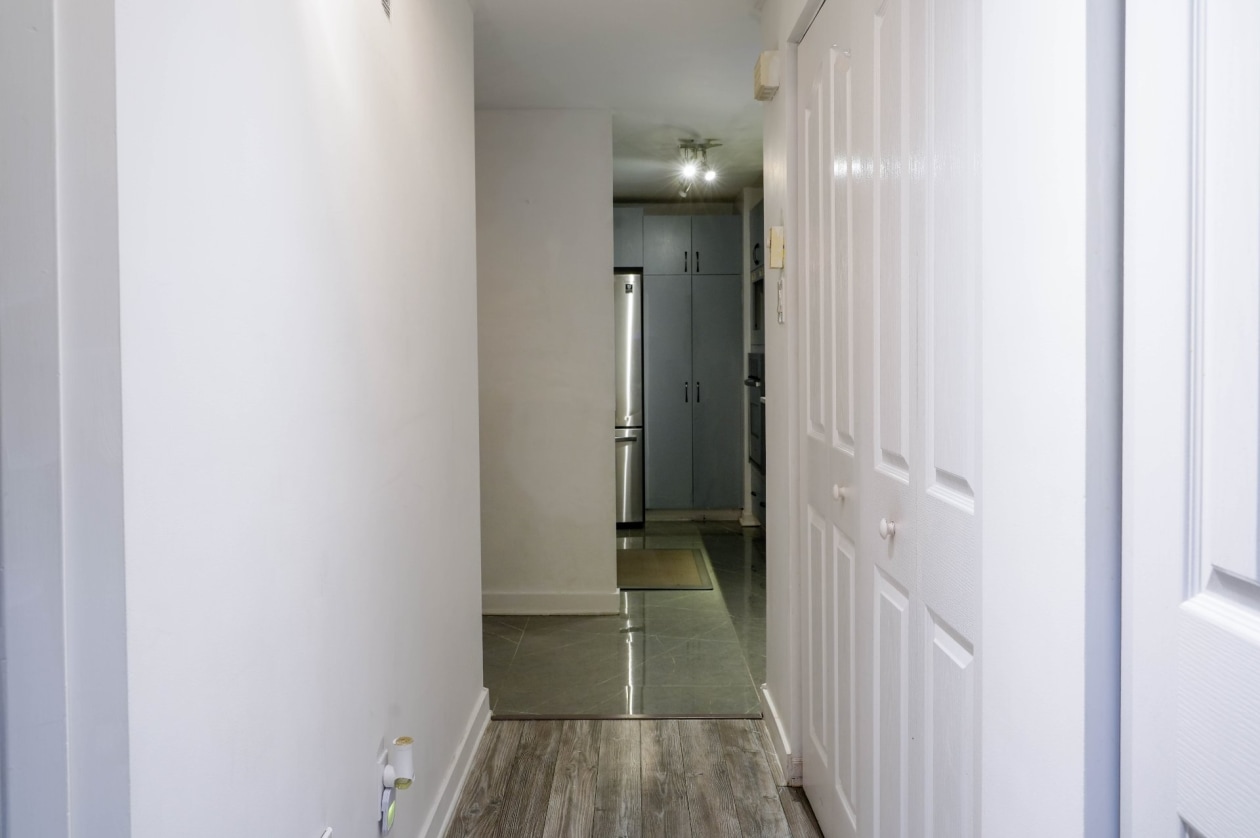 Corridor — 1058, Rue de la Famille-Dubreuil, A, Montréal (Rivière-des-Prairies/Pointe-aux-Trembles), H1A5N6, Montréal (Rivière-des-Prairies/Pointe-aux-Trembles)