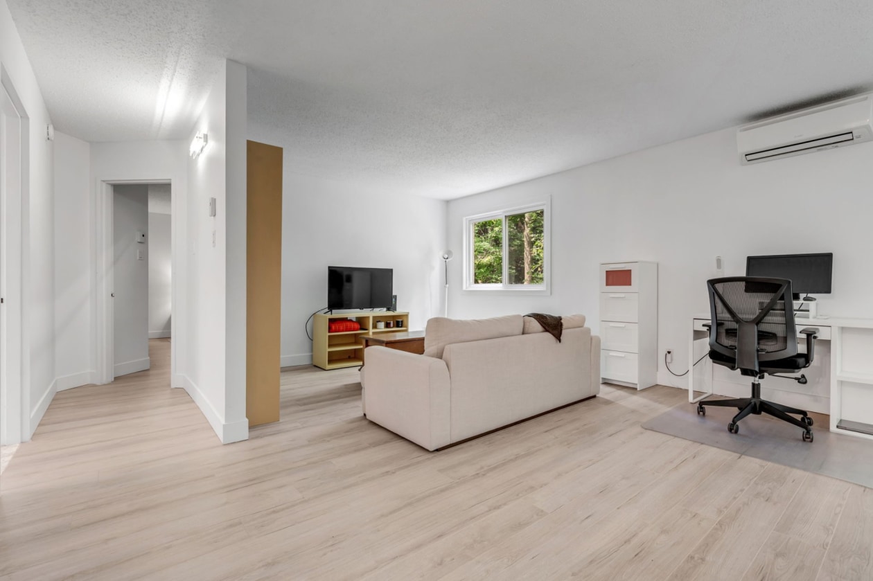 Salon — 3460, Rue Vautelet, 203, Québec (Sainte-Foy/Sillery/Cap-Rouge), G1W4V8, Québec (Sainte-Foy/Sillery/Cap-Rouge)