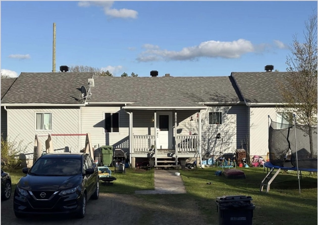 266 Rue McLaughlin — photo 1