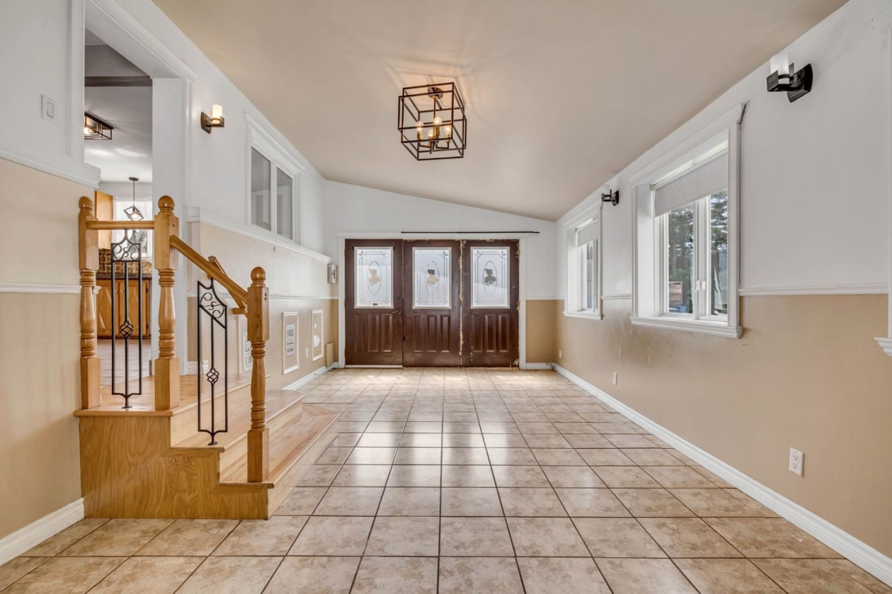 Salon — 6137, Rue des Faons, Québec (Charlesbourg ), G1G1H9, Québec (Charlesbourg )