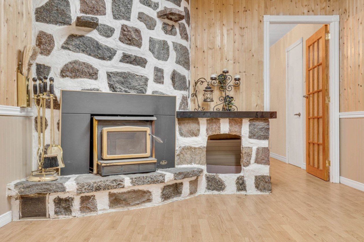 Salle familiale — 6137, Rue des Faons, Québec (Charlesbourg ), G1G1H9, Québec (Charlesbourg )