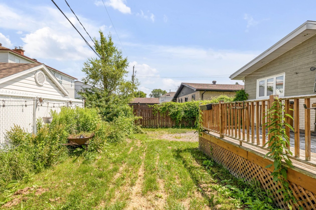 Cour — 6137, Rue des Faons, Québec (Charlesbourg ), G1G1H9, Québec (Charlesbourg )