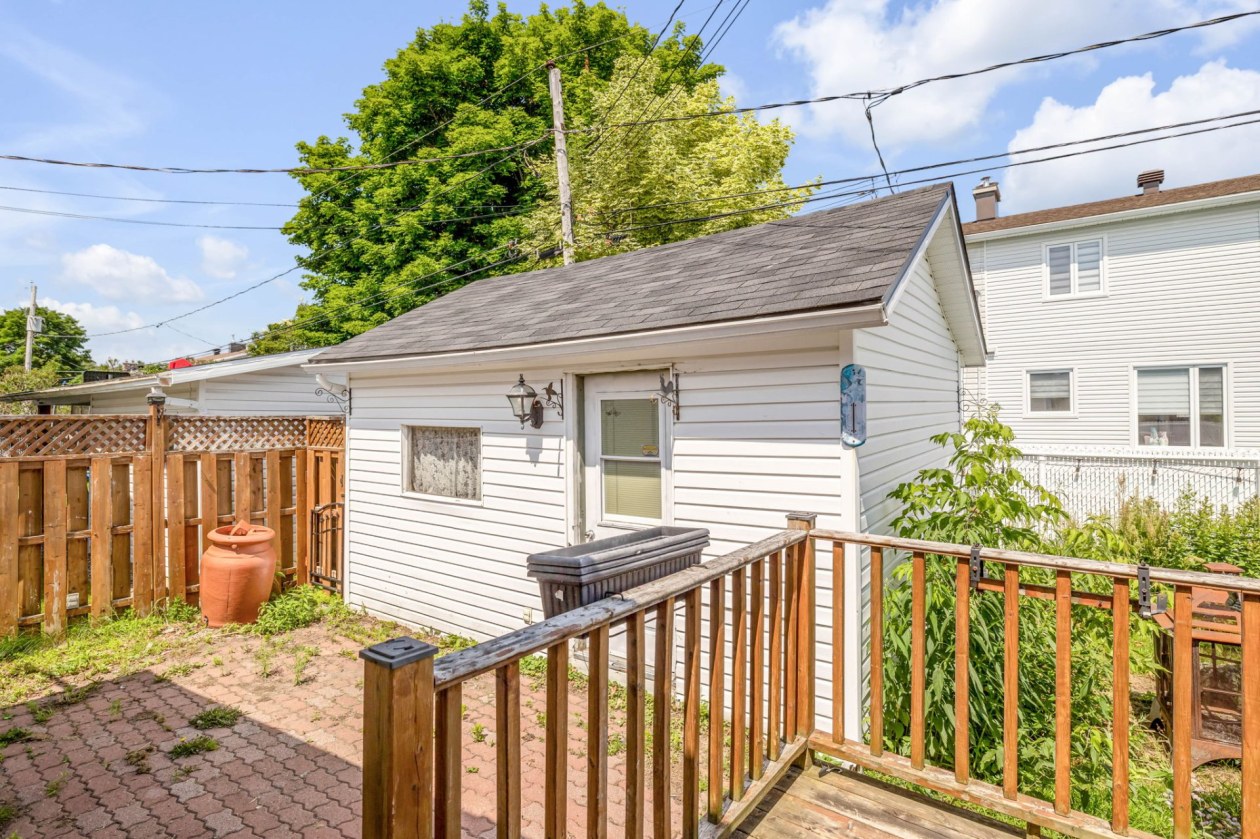 Cour — 6137, Rue des Faons, Québec (Charlesbourg ), G1G1H9, Québec (Charlesbourg )