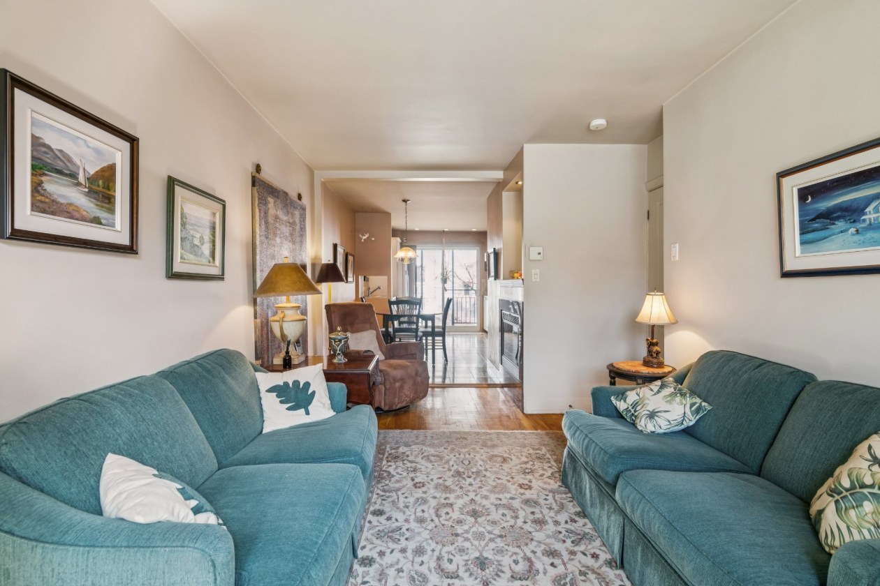 Salon — 1815 - 1817, Rue Cardinal, Montréal (Le Sud-Ouest), H4E1N3, Montréal (Le Sud-Ouest)