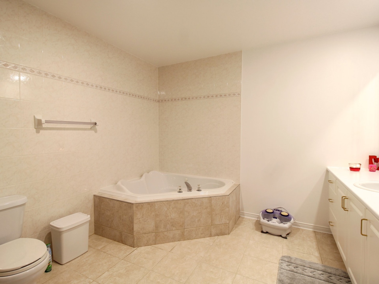 Salle de bains — 7031, Rue Louis-Hébert, 1E, Montréal (LaSalle), H8N3E9, Montréal (LaSalle)