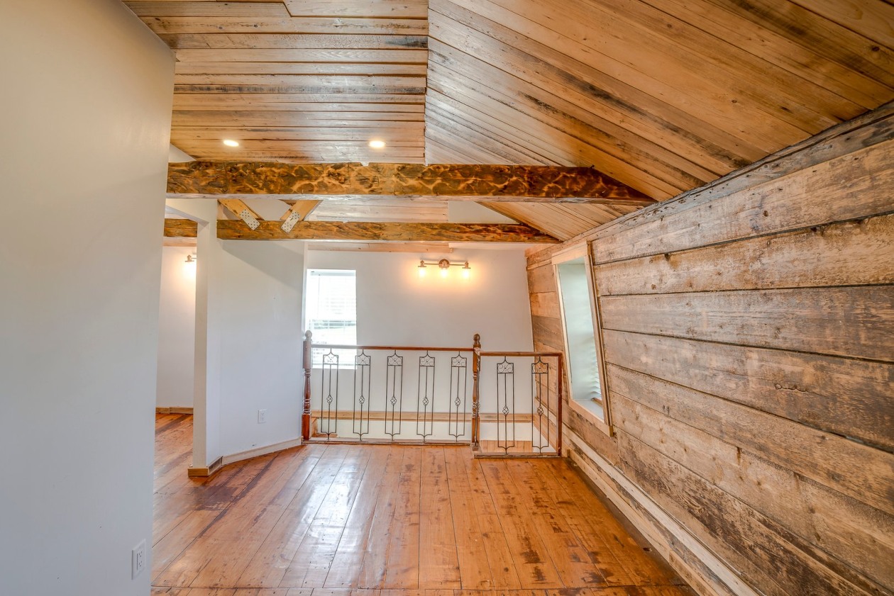 Boudoir — 1064, Rue Bellevue, Saint-Lambert-de-Lauzon, G0S2W0, Saint-Lambert-de-Lauzon