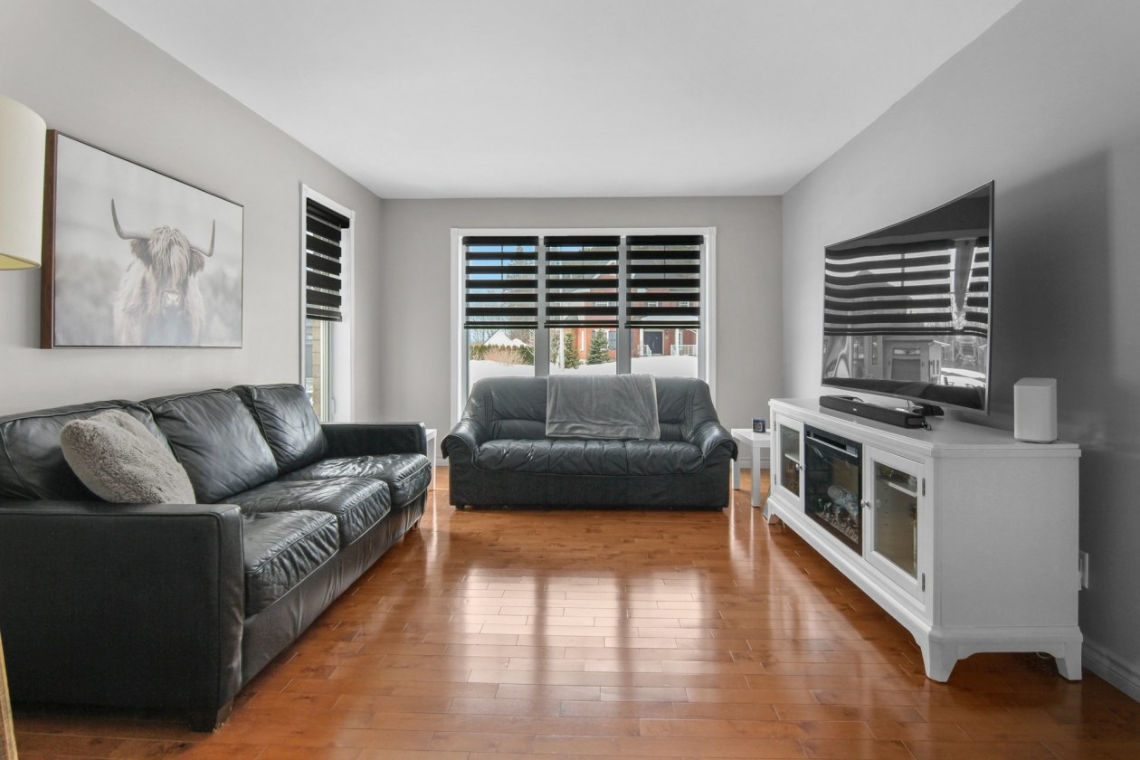 Salon — 967, Rue des Carcajous, Saguenay (Chicoutimi), G7J0A9, Saguenay (Chicoutimi)